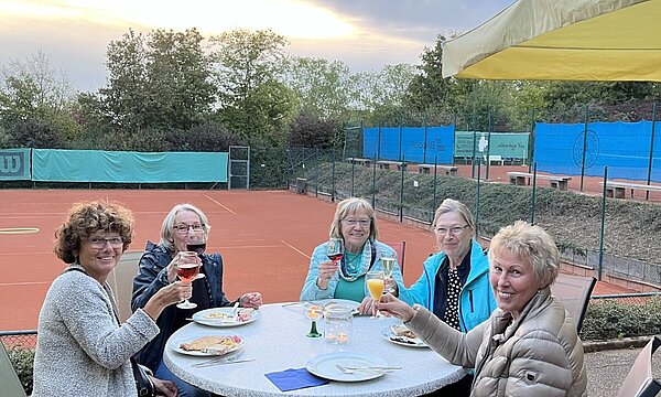 Zu den Newsdetails: Saison-Abschlussfest mit guter Stimmung und passendem Wetter