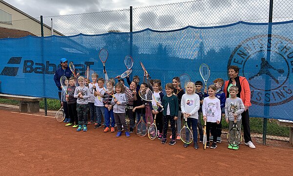 Zu den Newsdetails: Tennisaktionstag der Quellengrundschule Rielingshausen beim RTC Marbach